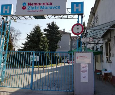 Nemocnica v Zlatých Moravciach sprísňuje v súvislosti s COVID-19 opatrenia
