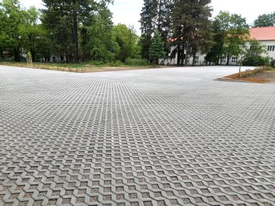Zlatomoravská nemocnica dokončila ekologickú obnovu časti areálu